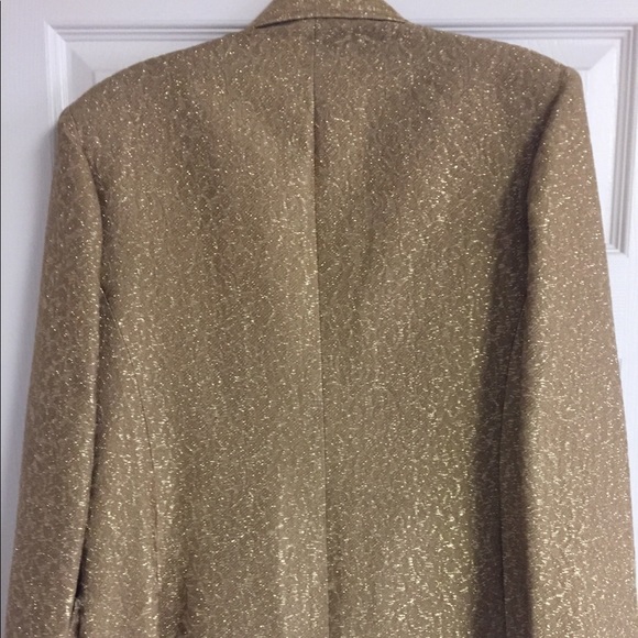 Woman’s Jacket - Picture 2 of 2